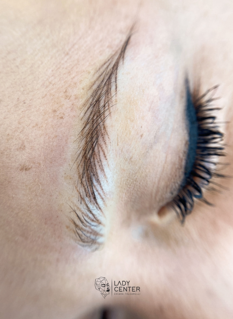 sopracciglia dermopigmentazione trucco semi permanente
