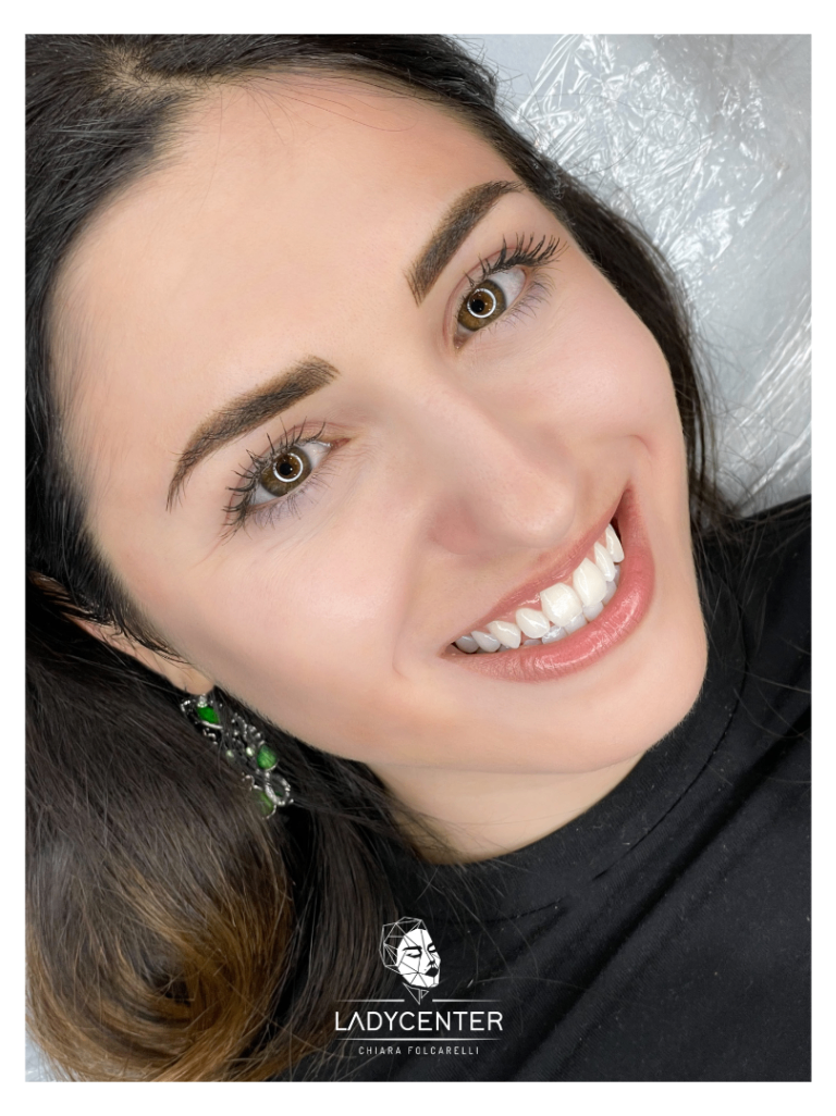 sopracciglia dermopigmentazione trucco permanente sfumate effetto pelo