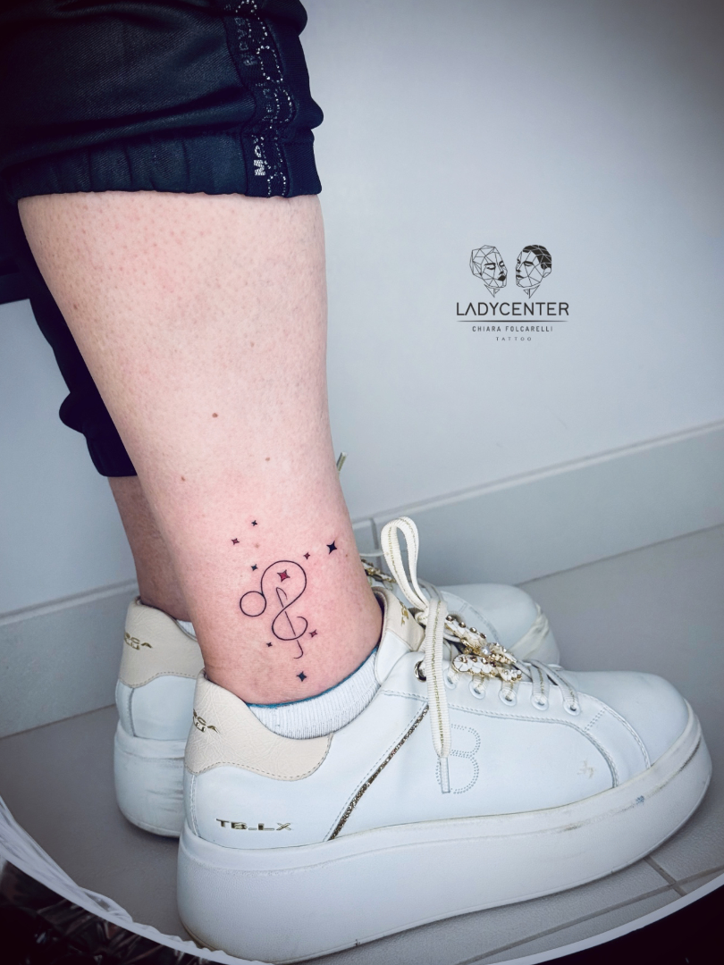 tattoo fine line custom