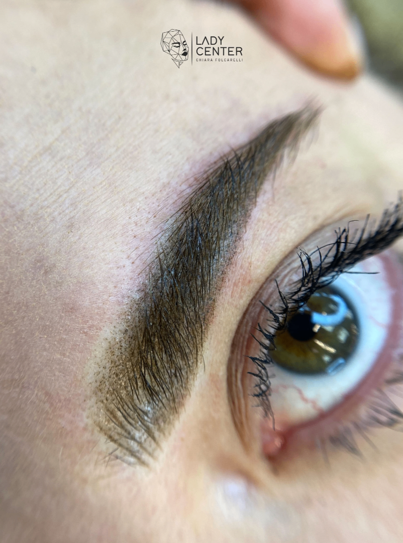 sopracciglia dermopigmentazione trucco semi permanente