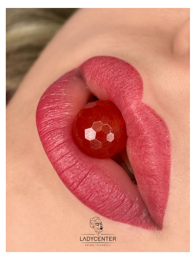 labbra trucco permanente dermopigmentazione