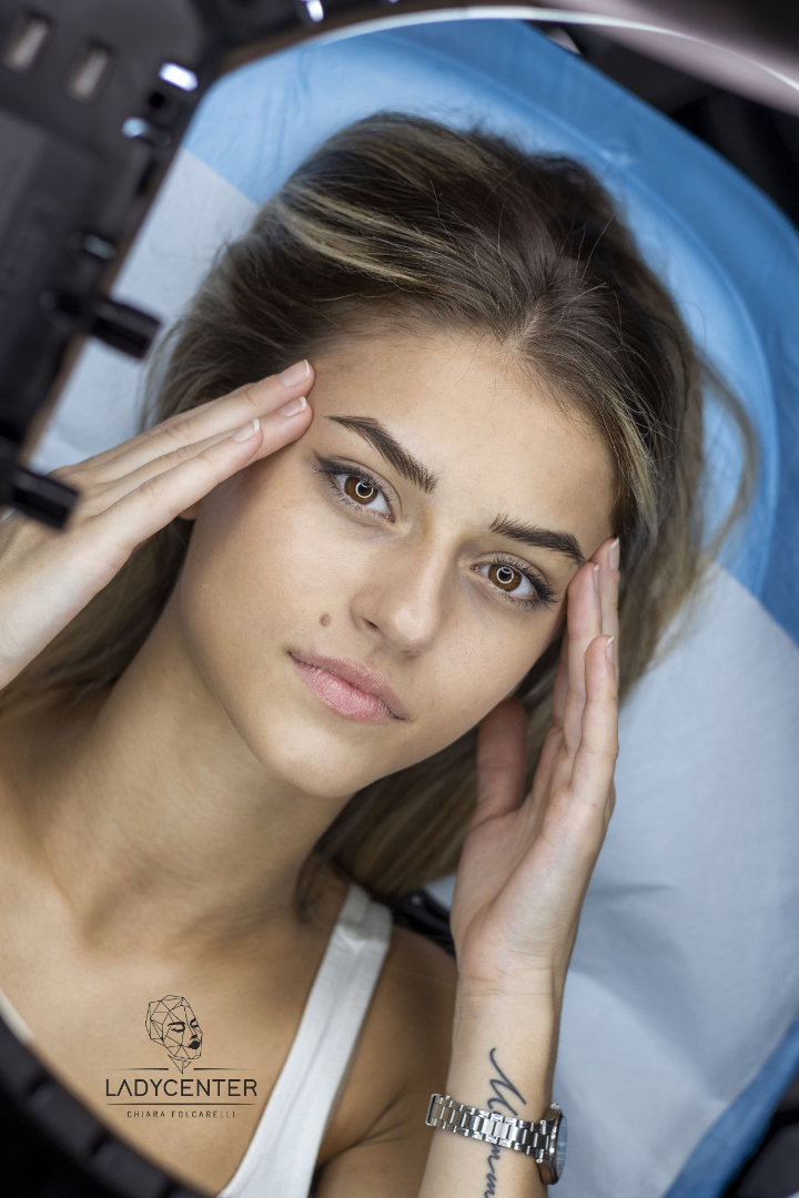 sopracciglia dermopigmentazione trucco permanente sfumate